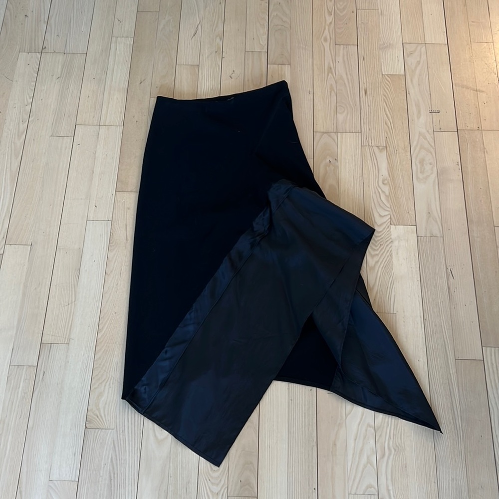 Chic black Donna Karan skirt